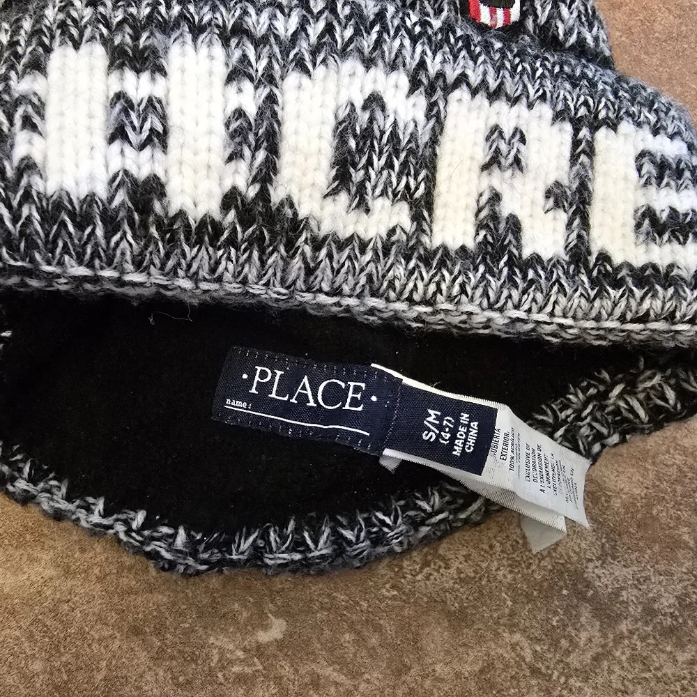 Black | PLACE | Crew Detailed Beanie